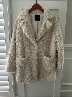 ZARA Cozy Faux Fur Shaggy Coat - Cream